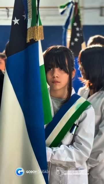 Felicitaciones a los chicos y chicas de las escuelas 70 y 302 que hoy realizaron la Promesa de Lealtad a la Bandera de Río Negro 💙